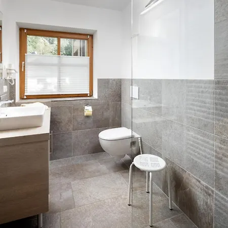 Gaestehaus Vorderegger בית הארחה 3*